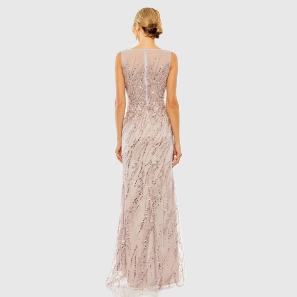 MAC DUGGAL
Sleeveless Embellished Boat Neck Gown - Picture 3 of 15